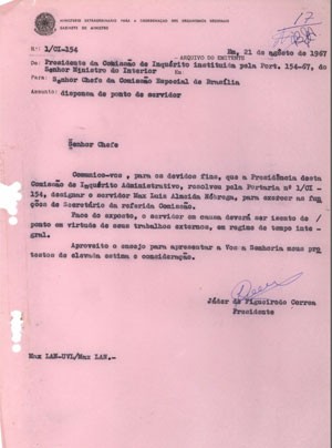 Uma das páginas do relatório recuperadas no Museu do Índio, assinada por Jader de Figueiredo Correia (Foto: Museu do Índio)