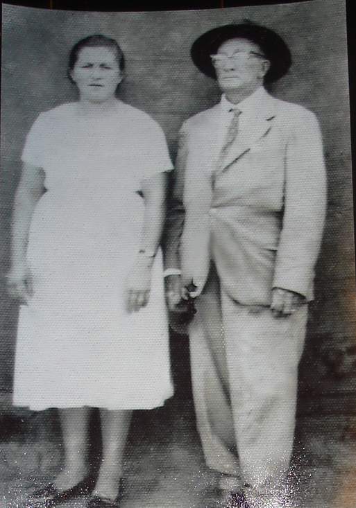Manoel Lopes Diniz, o conhecido “Ronco Grosso” e sua esposa. Foto provavelmente da década de 1950 - Foto - Aldo Lopes
