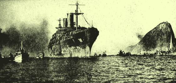 O navio USS General M.C. Meigs (AP-116) chegando ao Rio de Janeiro com os pracinhas