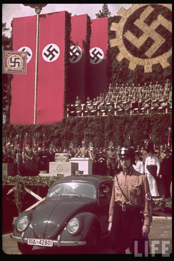 Festa Nazista e o "Carro do Povo" - Fonte - Tima/Life