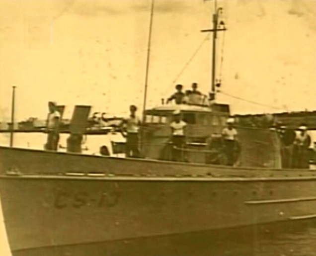 Foto do pequeno caça submarino CS-13, da marinha cubana, que em 15 de maio de 1943, sob o comando do alferes Mario Ramirez Delgado, afundou o submarino alemão U-176, comandado pelo Kapitänleutenant Reiner Dierksen. Este submarino tinha afundado 11 navios, num total de 53.307 Ton. 