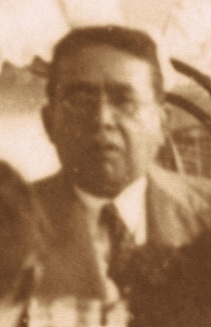 Henrique Castriciano de Souza em um flagrante no almoço oferecido em honra a Rafael Fernandes, na antiga Escola Doméstica na década de 1930