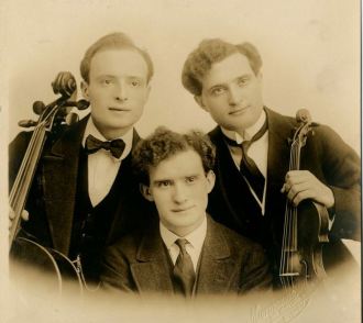 Mischel, Jan e Leo, “The Cherniavsky Trio”. 