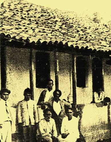Fazenda Pereiro, onde estão os irmãos Francisco, João e Antônio Ferreira Barbosa e seus familiares. Surras e casas saqueadas.
